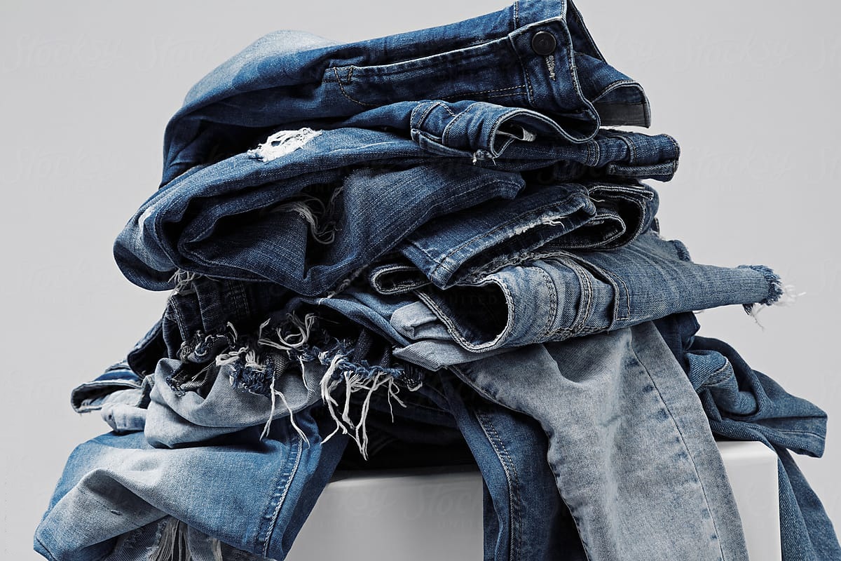 7 Ways you can use to Wash/Clean Your jeans and preserve its value